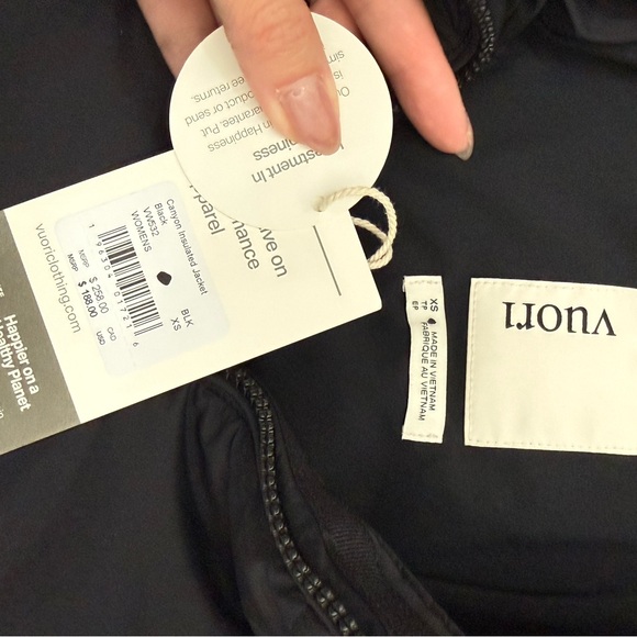 NWT Vuori Canyon Insulated Jacket in Black sz XS - Picture 6 of 6